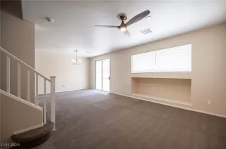 Photo #4: 2708566 Listing