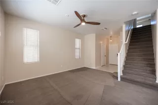 Photo #5: 2708566 Listing