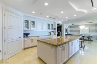 Photo #5: 2708574 Listing 