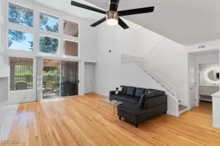 Photo #4: 2708587 Listing 