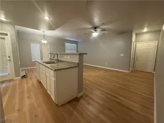 Photo #2: 2708592 Listing 