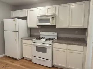 Photo #4: 2708592 Listing 