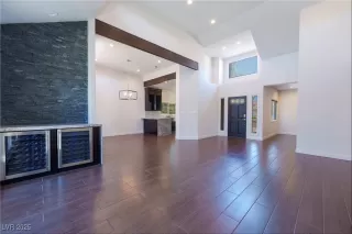 Photo #2: 2708599 Listing 