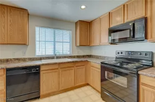 Photo #5: 2708601 Listing 