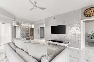 Photo #4: 2708609 Listing 