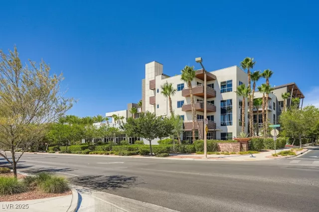 MLS: 2708615 Condo For Sale