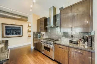 Photo #4: 2708615 Listing 