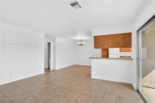 Photo #2: 2708622 Listing 