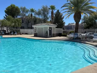 Photo #2: 2708659 Listing 