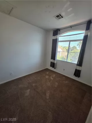 Photo #6: 2708681 Listing 