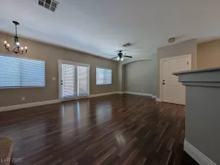 Photo #3: 2708687 Listing 