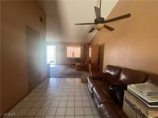Photo #3: 2708698 Listing