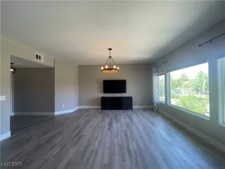 Photo #3: 2708700 Listing 