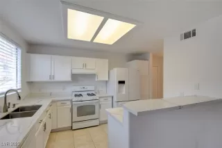 Photo #1: 2708702 Listing 