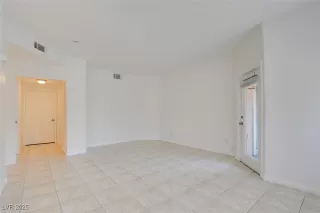 Photo #4: 2708702 Listing 