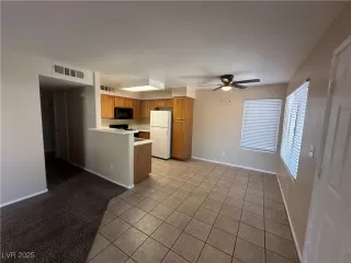 Photo #4: 2708703 Listing