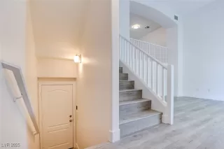 Photo #5: 2708708 Listing 