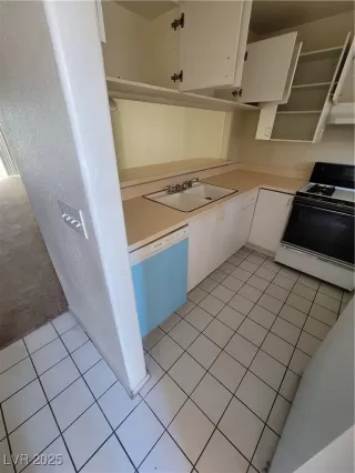 Photo #6: 2708712 Listing 