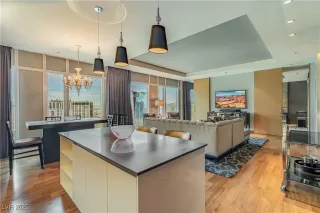 Photo #2: 2708735 Listing