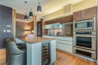 Photo #4: 2708735 Listing