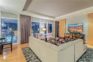 Photo #6: 2708735 Listing