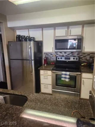 Photo #5: 2708739 Listing 