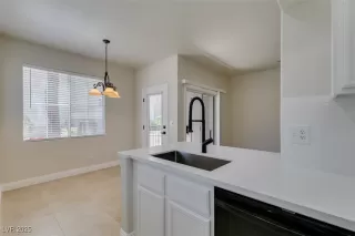 Photo #1: 2708747 Listing 