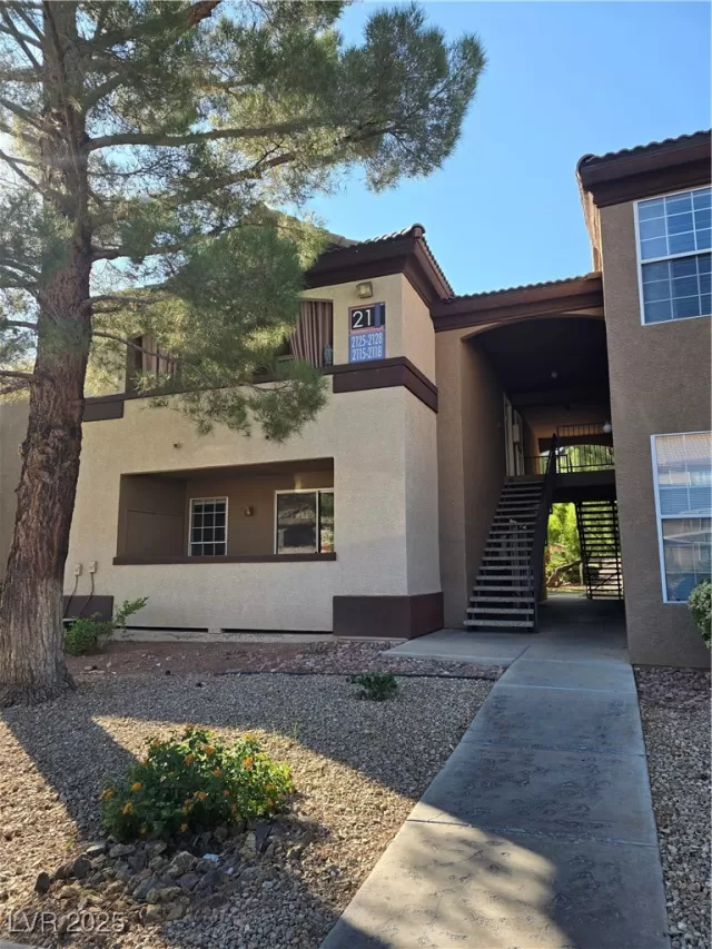 MLS: 2708757 Condo For Sale