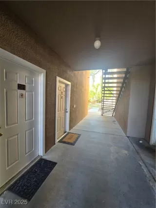 Photo #1: 2708757 Listing 