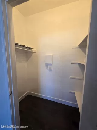 Photo #5: 2708757 Listing 