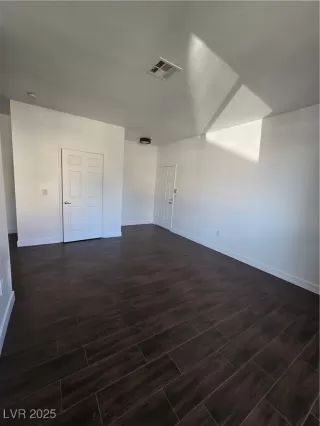 Photo #6: 2708757 Listing 