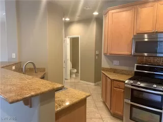 Photo #3: 2708763 Listing 