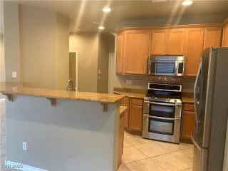 Photo #4: 2708763 Listing 