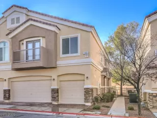 Photo #1: 2708768 Listing 