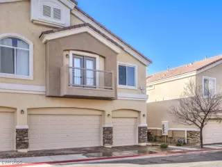 Photo #2: 2708768 Listing 