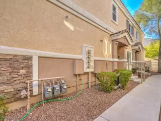 Photo #4: 2708768 Listing 