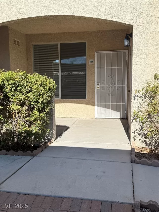 MLS: 2708771 Condo For Sale