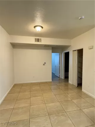 Photo #4: 2708771 Listing 