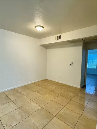 Photo #5: 2708771 Listing 