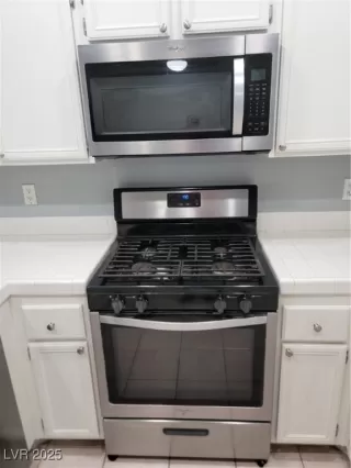 Photo #3: 2708780 Listing