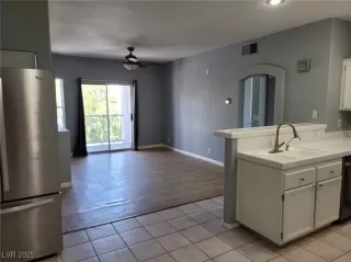 Photo #5: 2708780 Listing