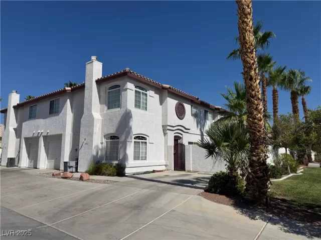 MLS: 2708795 Condo For Sale