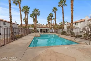 Photo #4: 2708795 Listing