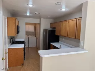 Photo #6: 2708795 Listing