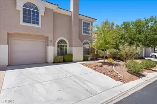 Photo #3: 2708796 Listing 