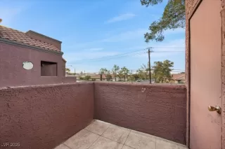 Photo #4: 2708798 Listing 