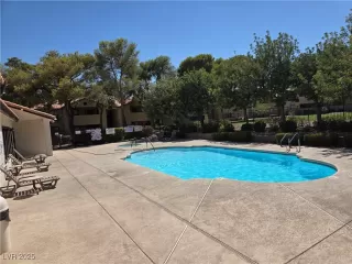 Photo #3: 2708801 Listing 