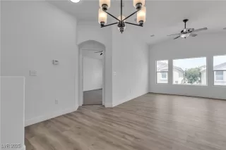 Photo #3: 2708802 Listing 