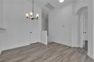 Photo #4: 2708802 Listing 