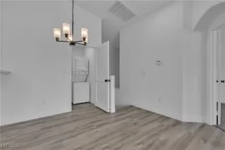 Photo #5: 2708802 Listing 